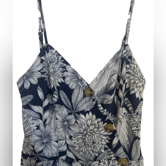 5 Aeropostale Juniors Floral Spaghetti Strap Faux Wrap Button Romper Small - Picture 5 of 16